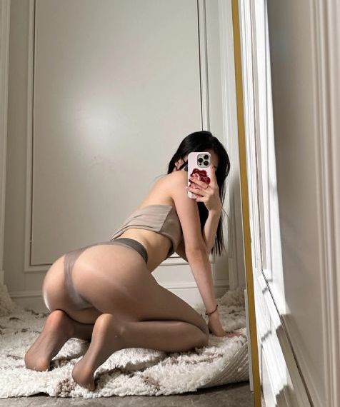 欧美男人操美妞_高清国产国语三级