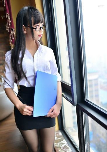 国产办公室沙发系列高_字幕高清版在线观看